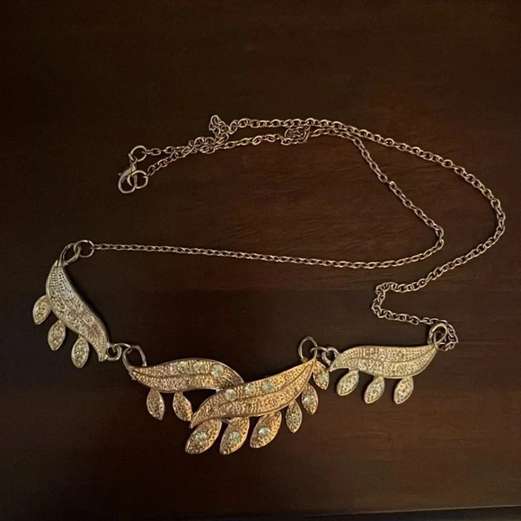Vintage Gold Tone Leaf Bib Necklace Rhinestone 24” Statement Holiday Jewelry - Picture 6 of 7